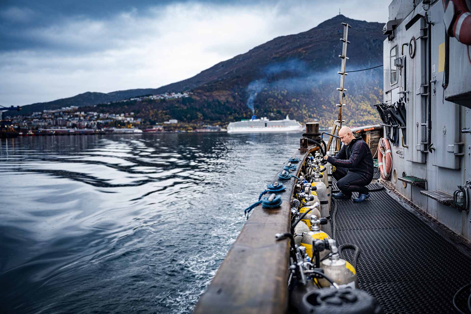 Dive deck on MS Galten, stage bottles lined up.